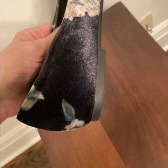 Circus by Sam Edelman Pretty Black Floral Velvet Flats Size 6.5 - Picture 7 of 9